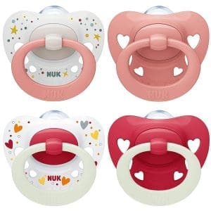 NUK Signature Day & Night Babyschnuller | 0-6 Monate | Beruhigt 95 % der Babys | BPA-freier Silikonschnuller in Herzform | Leuchtet im Dunkeln | Herzen | 4 Stück