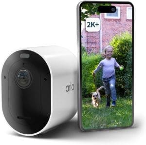 Arlo Pro 5 Überwachungskamera Aussen WLAN, 2K+ HDR Video, Kabellos, Verbesserte Farbnachtsicht, 160° Blickwinkel, Spotlight, 2-Wege Audio, Alarm Sirene, Secure Testzeitraum, 1er Set, Weiß