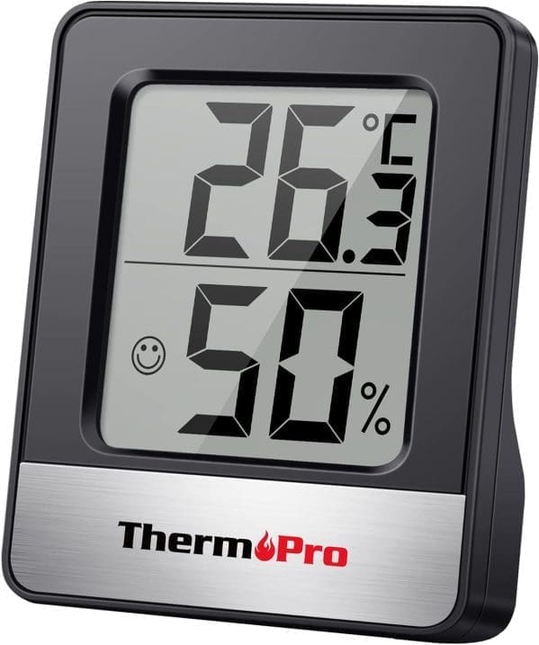 ThermoPro TP49B digitales Mini Thermo-Hygrometer Thermometer Hygrometer innen Temperatur und Luftfeuchtigkeitmessgerät mit Smiley-Indikator für Raumklimakontrolle, Schwarz