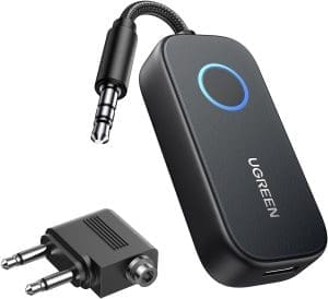 UGREEN Flugzeug Bluetooth 5.2 Sender mit Extra Dual 3,5 mm AUX Adapter, Bluetooth Adapter für Zwei Kopfhörer, wie Airpods, 2 in 1 Bluetooth Sender Empfänger Kompatibel mit TV, Stereoanlage